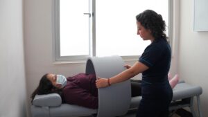 Gobierno de Daniel Noboa potencia Centro Materno Infantil y Emergencias  en Cuenca con nuevos equipos médicos