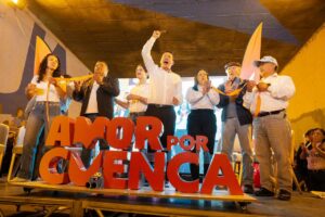 Cuenca inauguró el mural “El Quinto Río Vive”, símbolo de la defensa ciudadana del agua