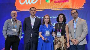 Prefectura del Azuay recibe reconocimiento nacional por su gestión territorial con tecnología geoespacial.